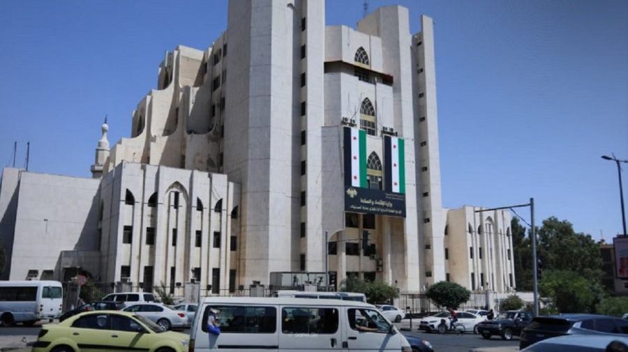 "السورية للتجارة" تبحث تطوير 440 منفذاً بالتعاون مع القطاع الخاص لتعزيز استقرار الأسواق