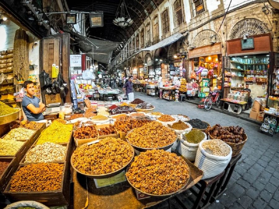 اقتصاد البقاء في سوريا 2026.. كيف يواجه السوريون تحديات المعيشة والبحث عن الاستقرار؟