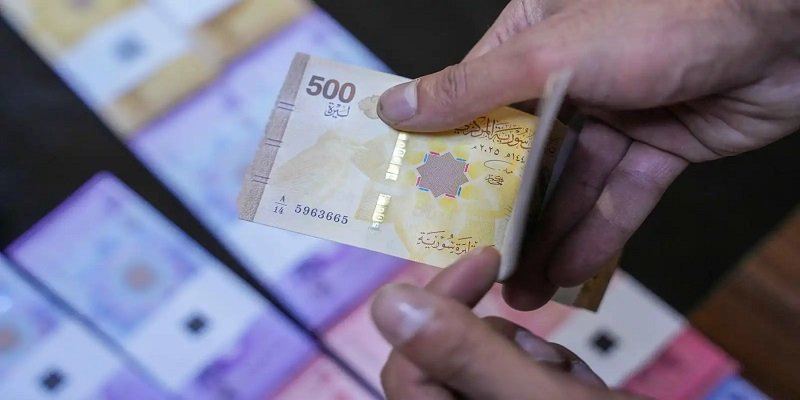 تقارير ترصد ارتفاع الحوالات الخارجية إلى سوريا لـ 11 مليون دولار يومياً كشريان حياة للأسر