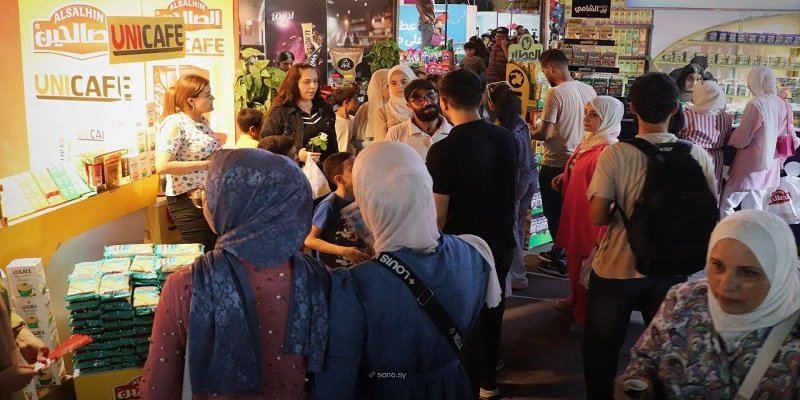 انطلاق فعاليات مهرجان "صيف جبلة 2026" بمشاركة اقتصادية وتجارية واسعة