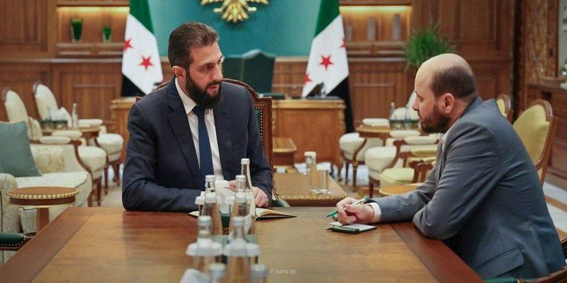 الرئيس الشرع يبحث مع وزير الطاقة واقع قطاع المحروقات والمنظومة الكهربائية في سوريا