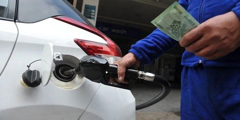 سوق الصرف السورية تواجه اختبار السيولة مع تجاوز الدولار عتبة 136 ليرة